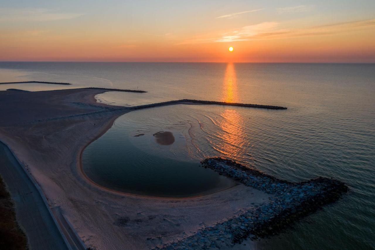 Domki Letniskowe I Pokoje Savana Nad Morzem Jarosławiec Exterior foto